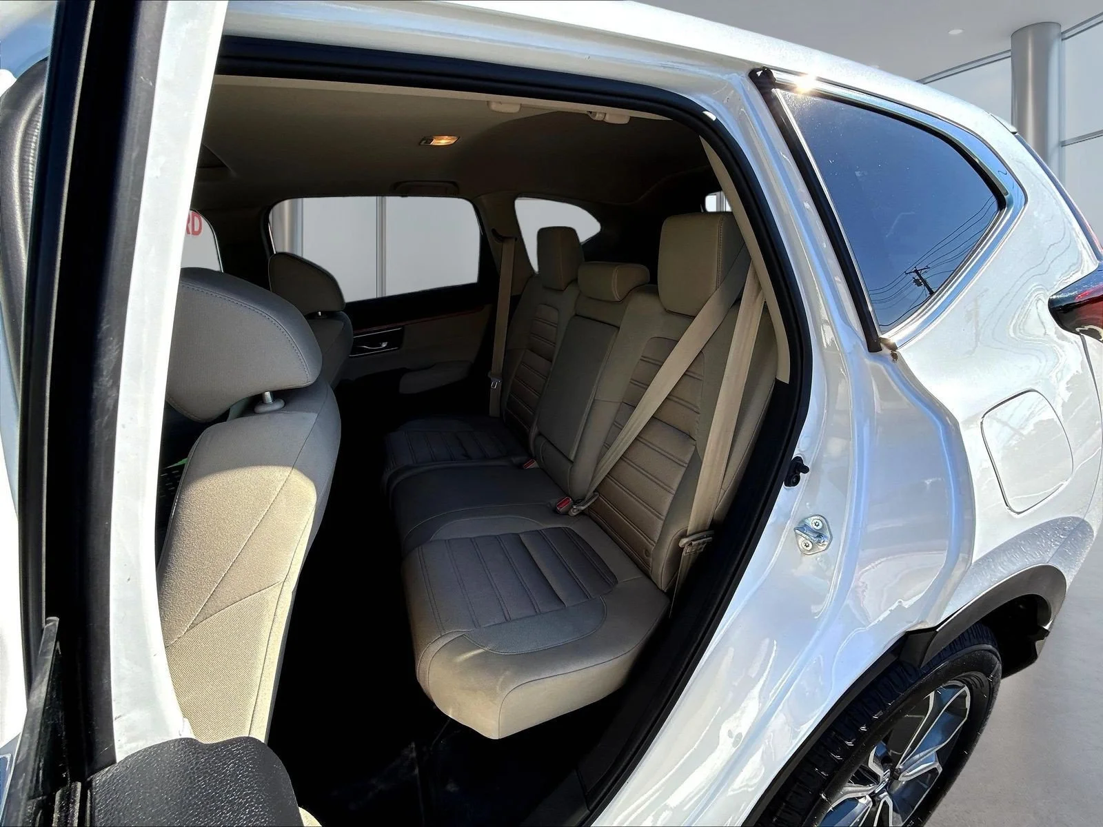 Used 2022 Platinum White Pearl Honda EX image 24