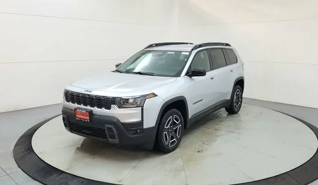 New 2026 Silver Zynith Clear-Coat Exterior Paint Jeep Limited image 3