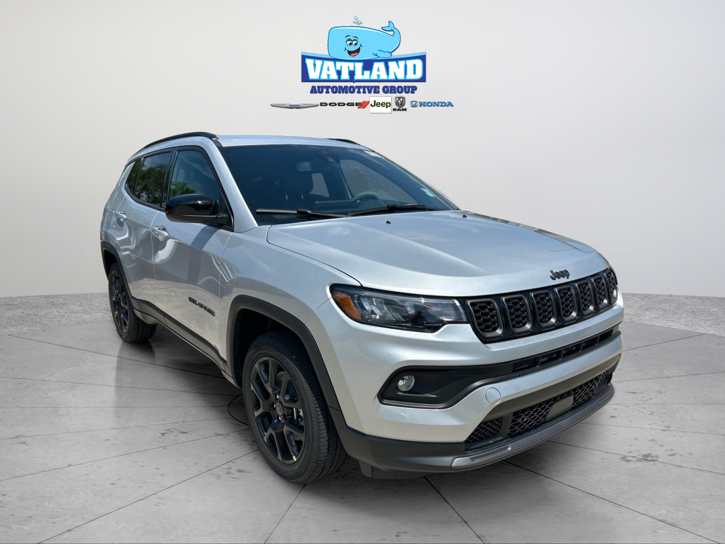 New 2026 Silver Zynith Metallic Clear-Coat Exterior Paint Jeep Latitude image 22