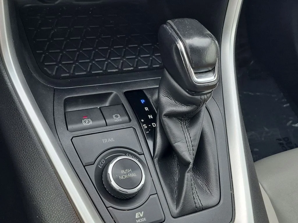 Used 2022 Magnetic Gray Metallic Toyota XLE Premium image 16