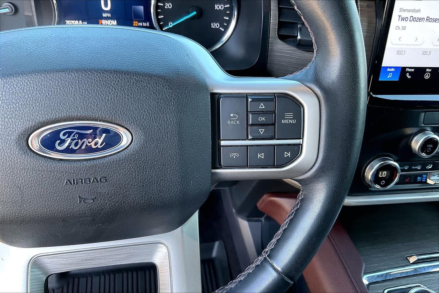Used 2022 Star White Metallic Tri-Coat Ford Limited image 24