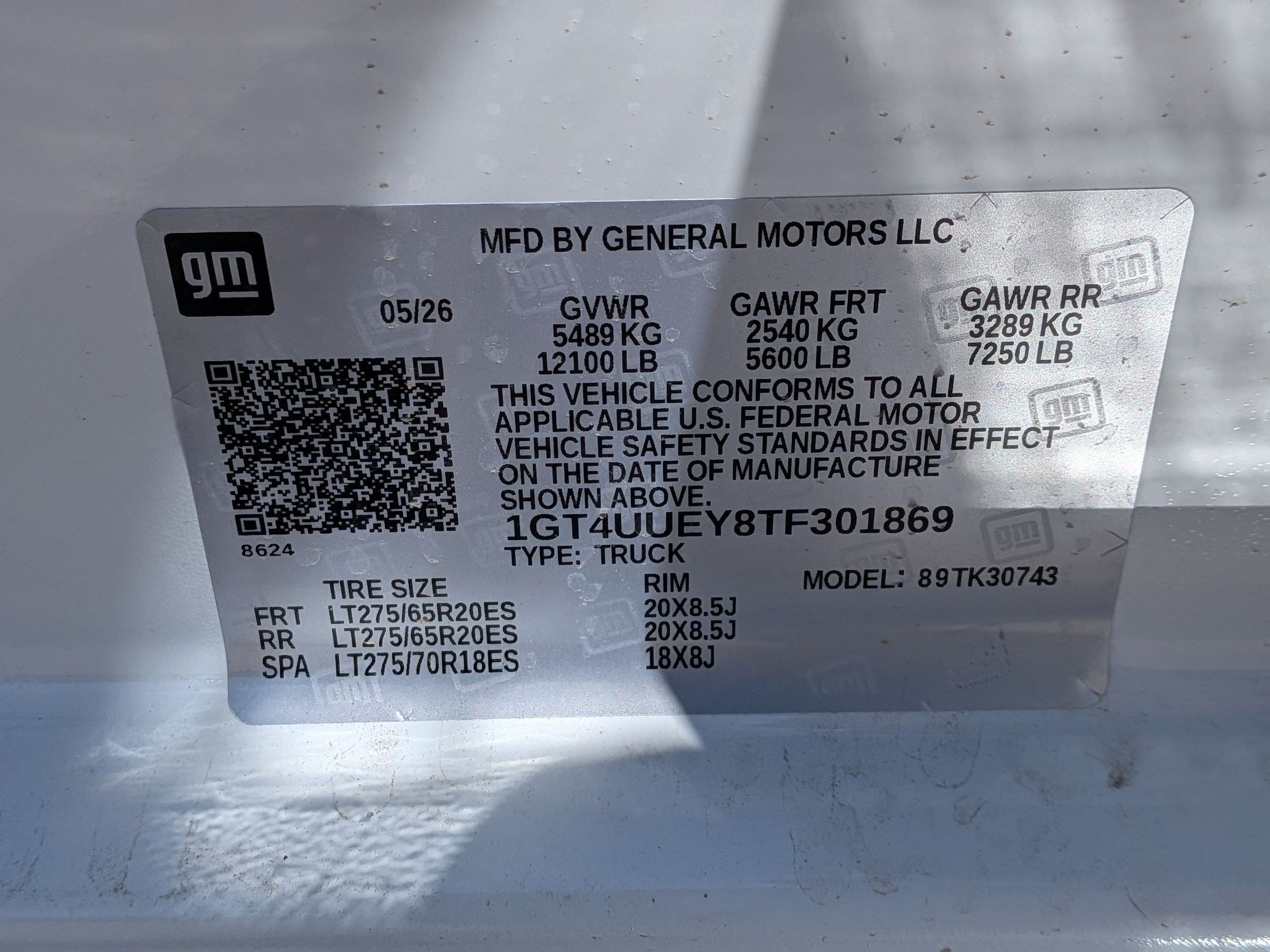 New 2026 Summit White GMC SLT image 22