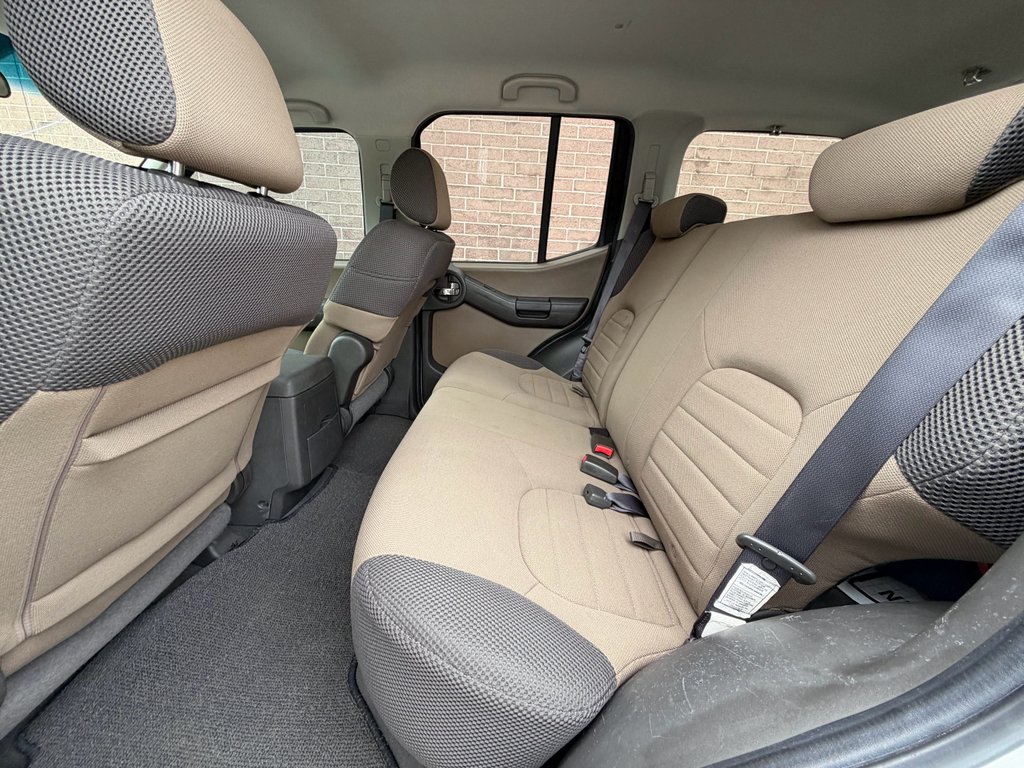 Used 2007 Avalanche Nissan S image 18