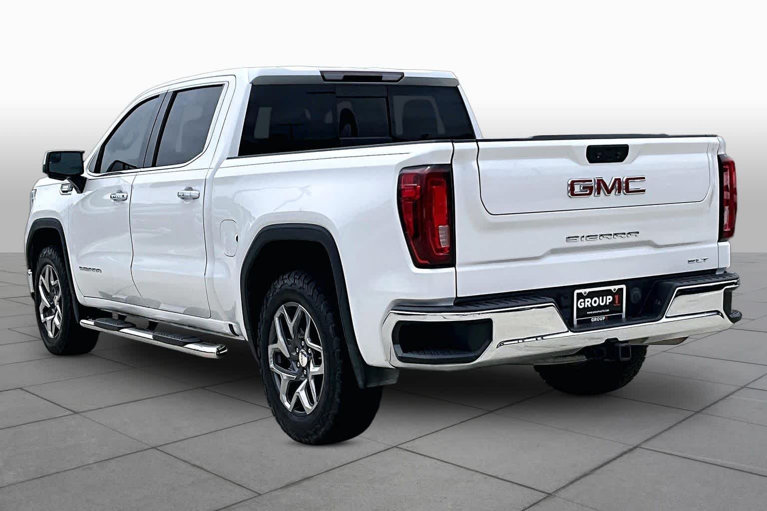 Used 2022 White Frost Tricoat GMC SLT image 12