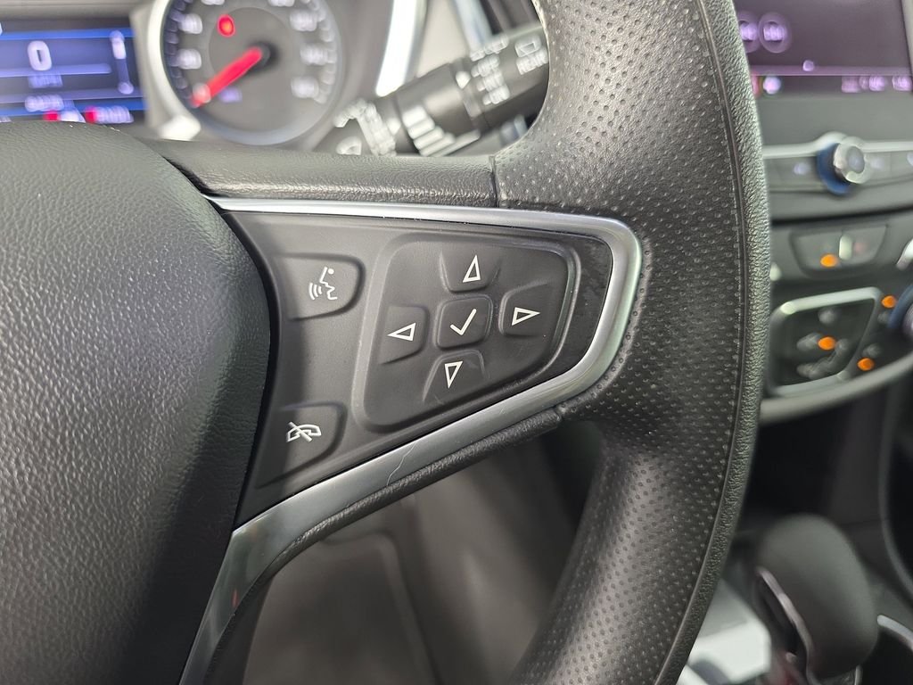 Used 2022 White Chevrolet LT image 22