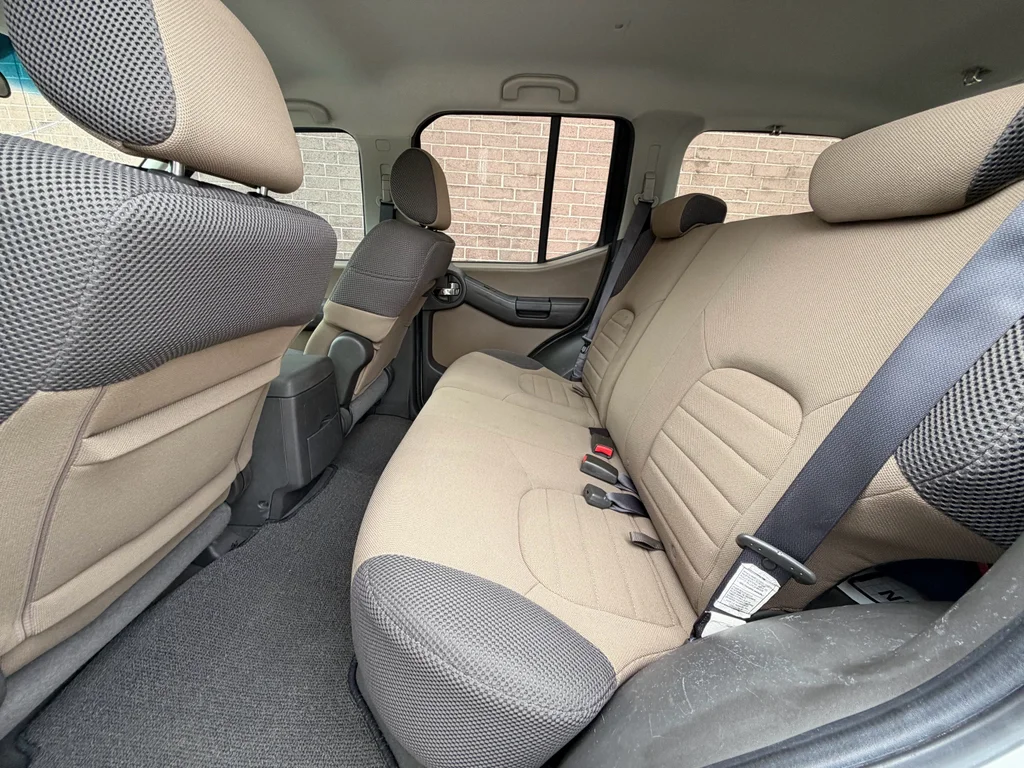 Used 2007 Avalanche Nissan S image 18