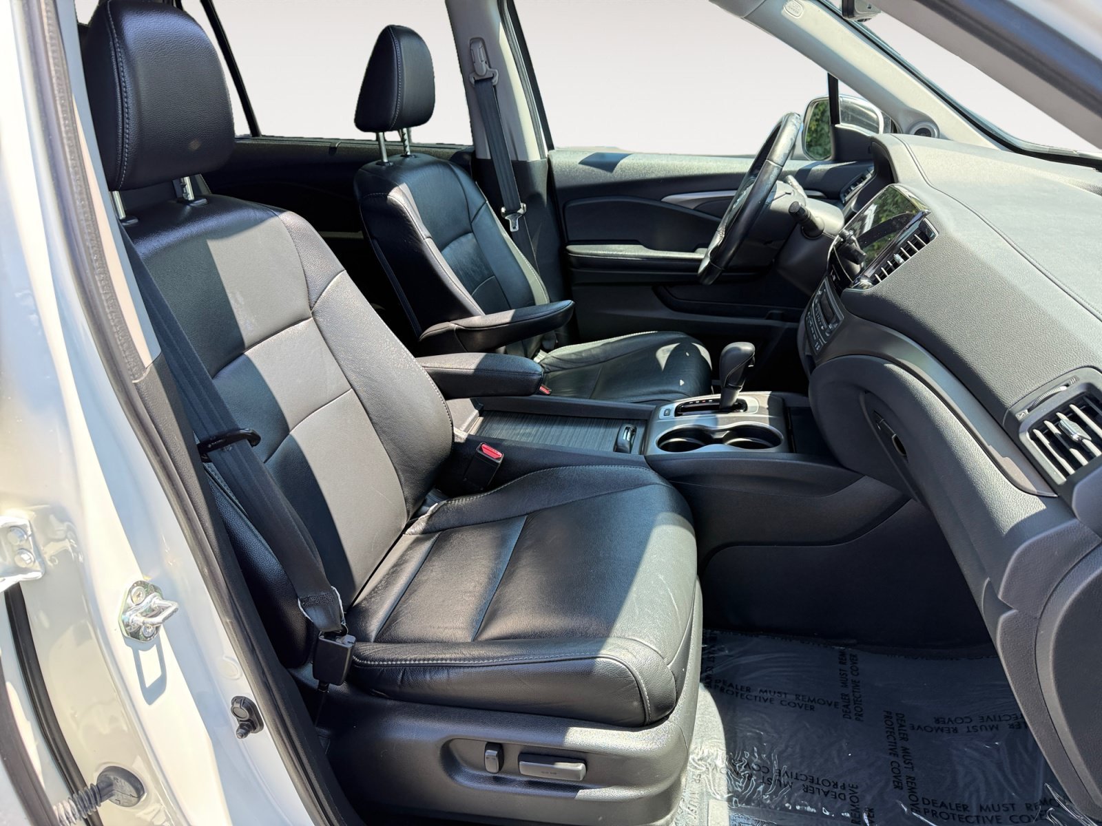 Used 2019 White Diamond Pearl Honda EX-L image 19