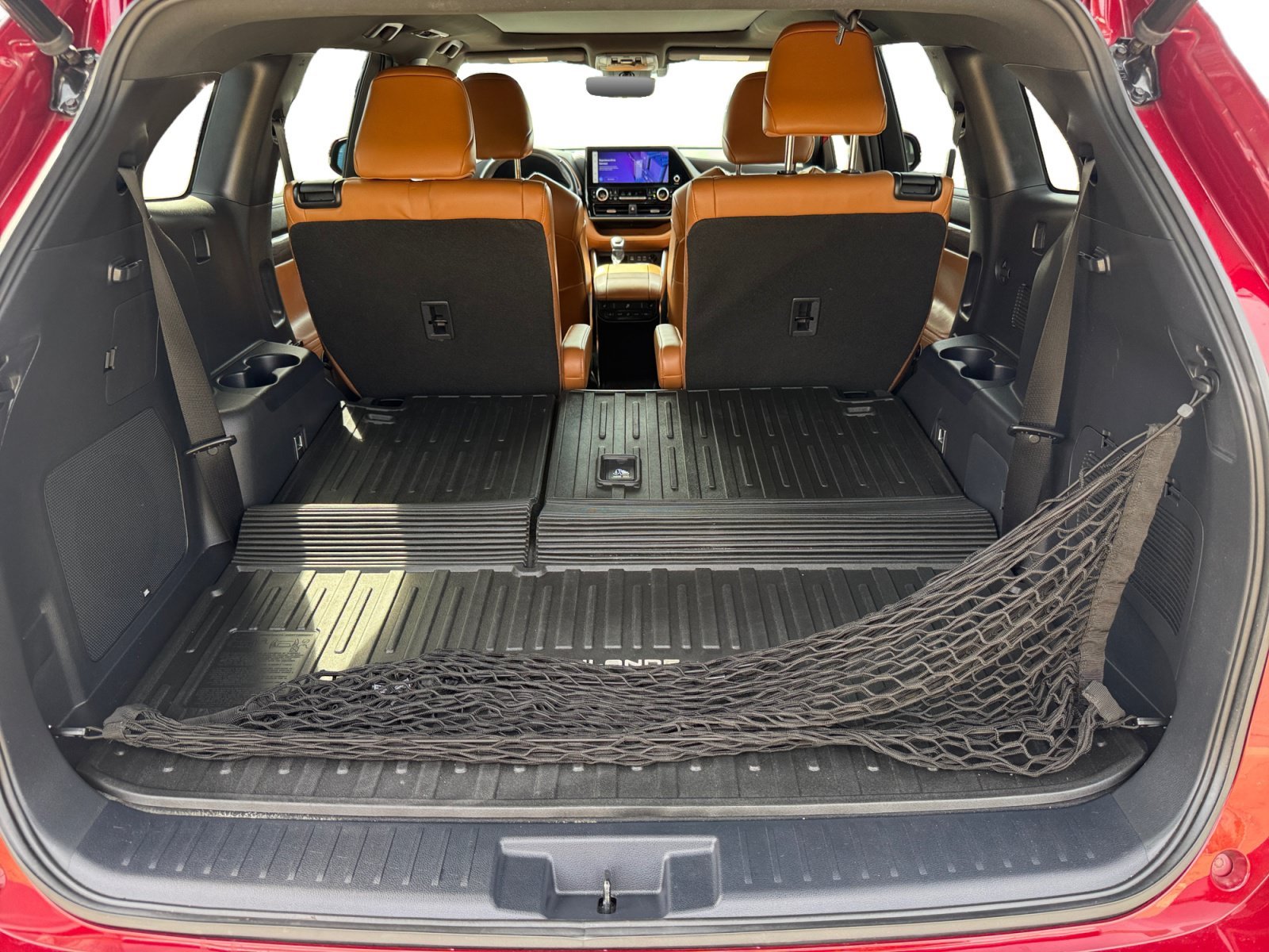 Used 2023 Pearl Toyota Platinum image 17