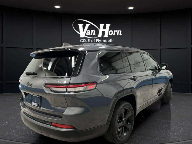 Used 2022 Gray Metallic Jeep Altitude image 7