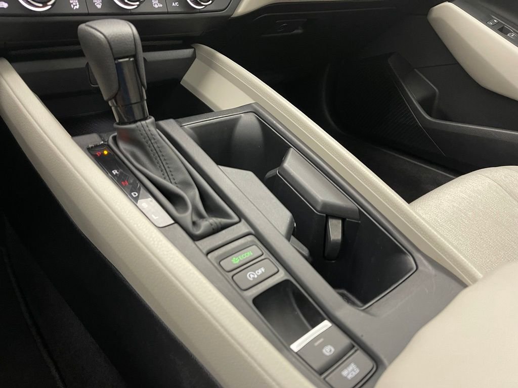 Used 2024 White Honda EX image 26