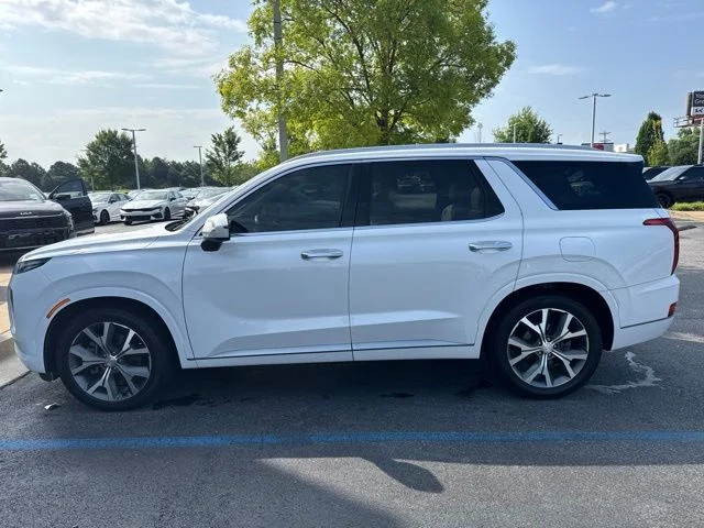 Used 2022 White Hyundai Limited image 2
