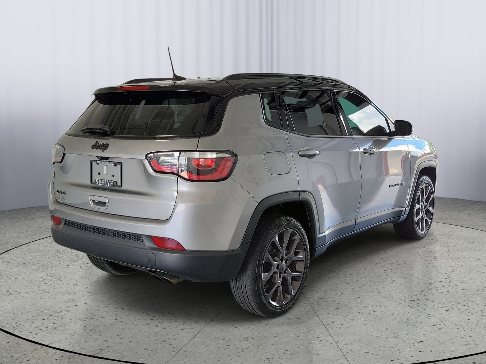 Used 2019 Silver Jeep Limited image 2
