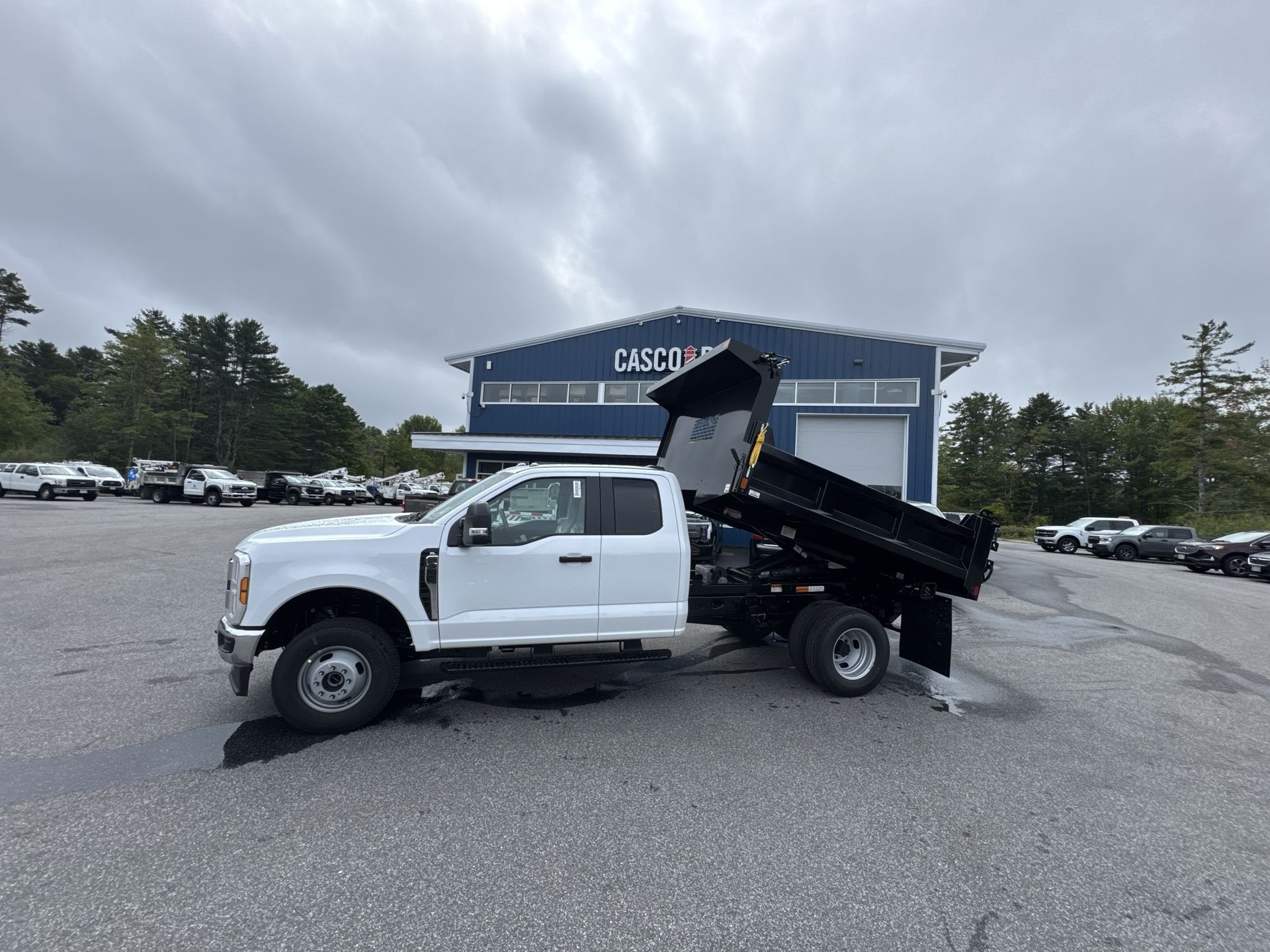 2026 Ford F-350 Super Duty Chassis Cab