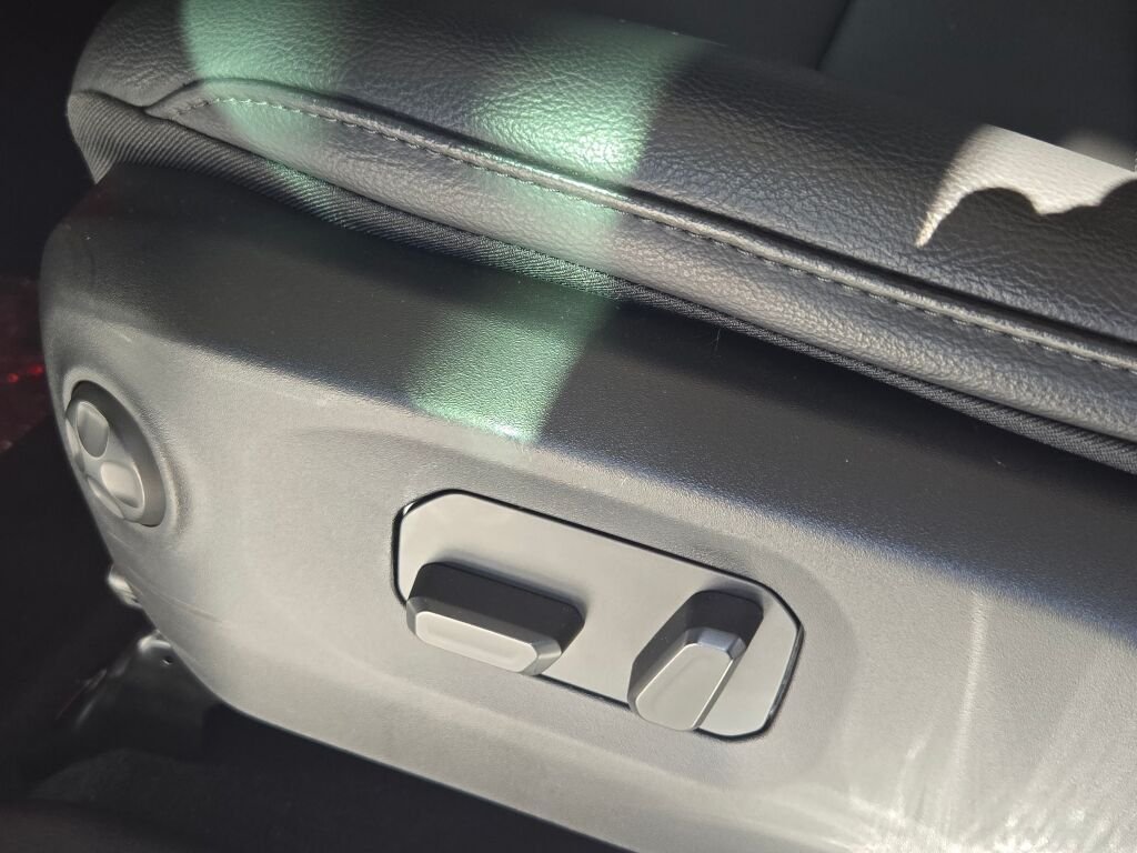 2026 Jeep Wrangler 4-Door Sahara - Photo 22