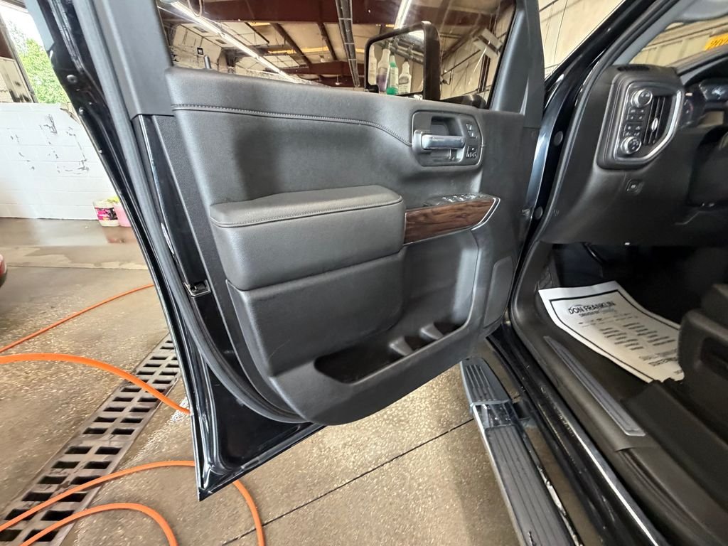 Used 2021 Black GMC SLT image 8