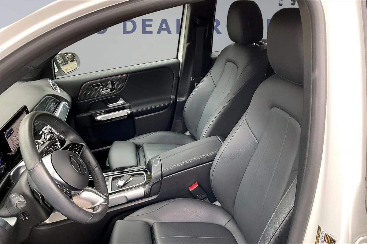 Used 2024  Mercedes-Benz 4MATIC® image 21