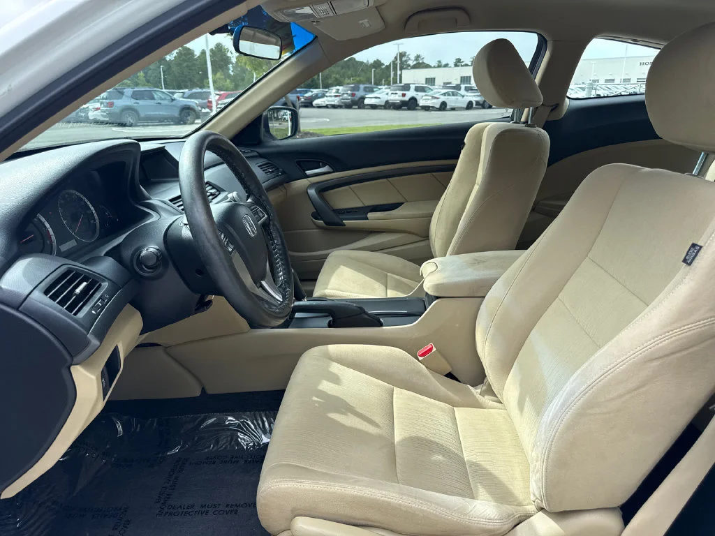 Used 2011 Taffeta White Honda LX-S image 12