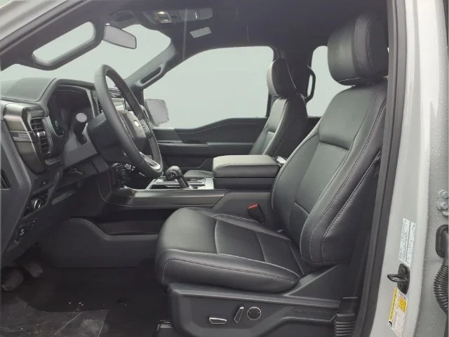 New 2026 Oxford White Ford XLT image 18