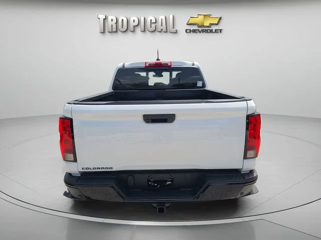 New 2026 Summit White Chevrolet WT image 4