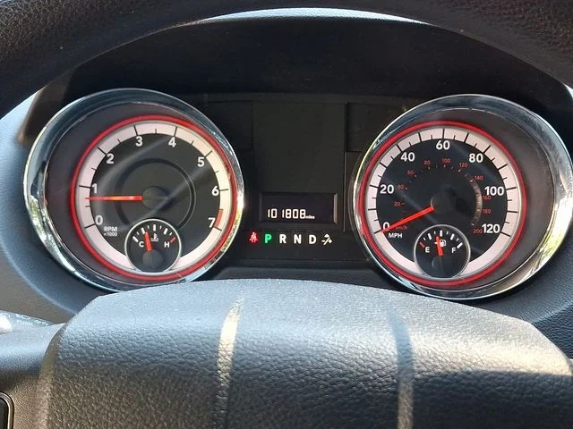 Used 2013 Gray Dodge SXT image 25