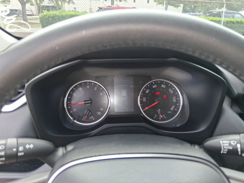 Used 2022 Red Toyota XLE Premium image 11