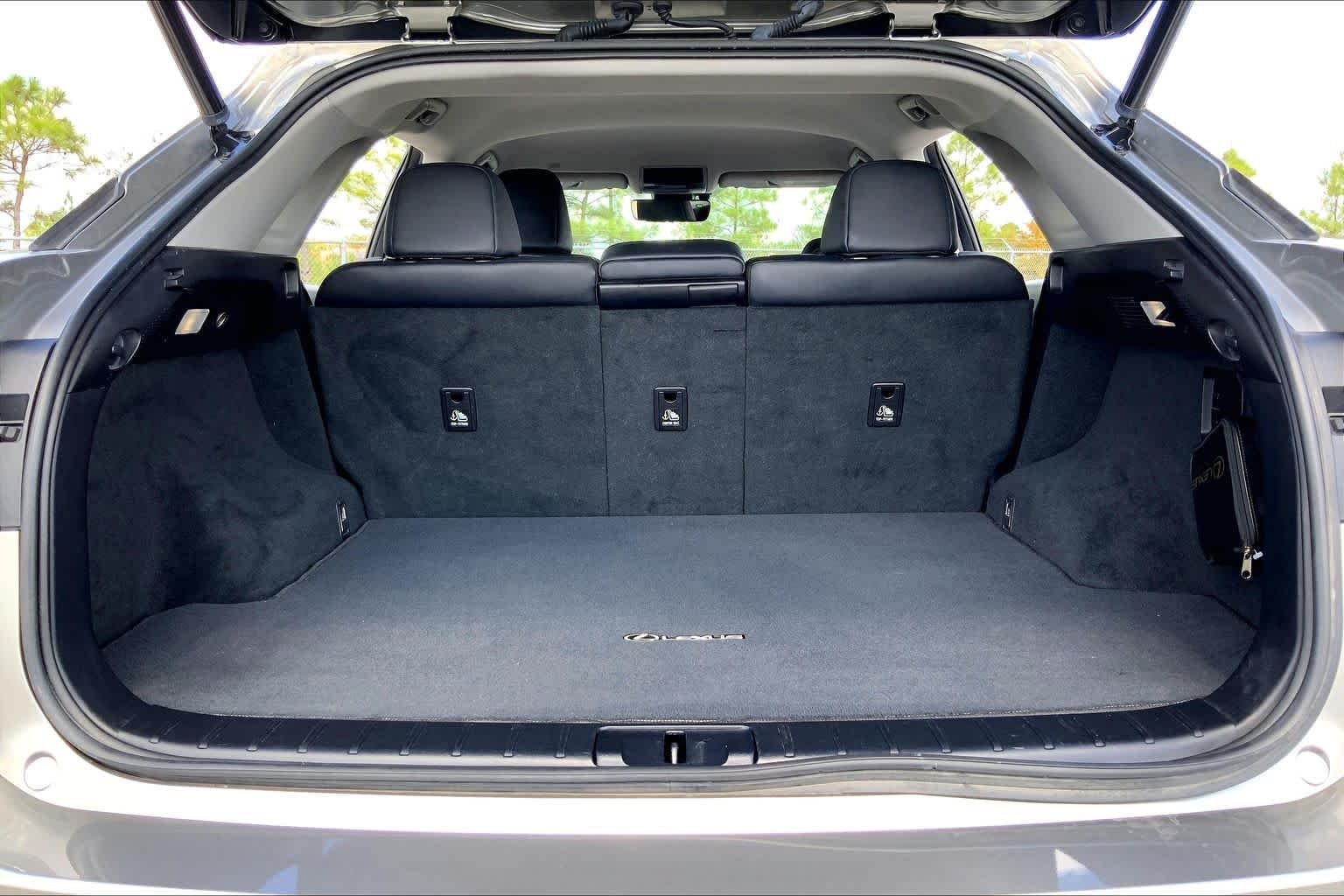 Used 2022 Atomic Silver Lexus  image 34