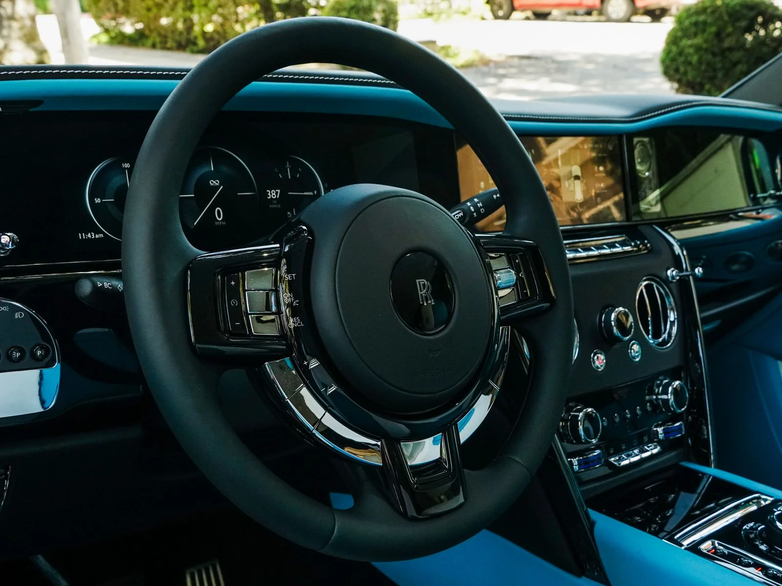 New 2027 Arctic White Rolls-Royce Black Badge image 22
