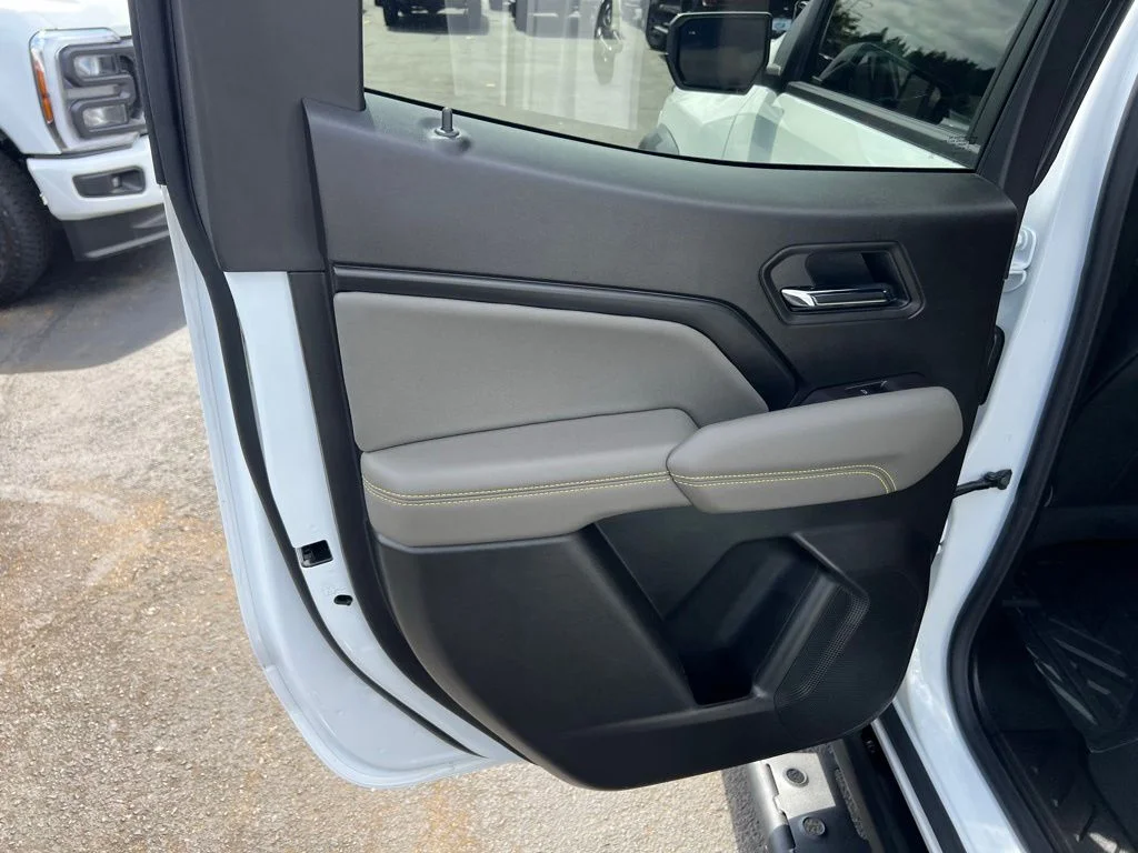 2025 Chevrolet Colorado ZR2 - Photo 16