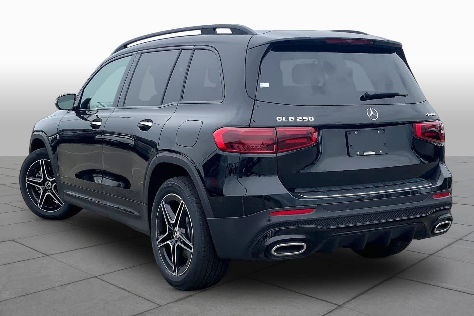 New 2026 Night Black Mercedes-Benz GLB 250 image 4