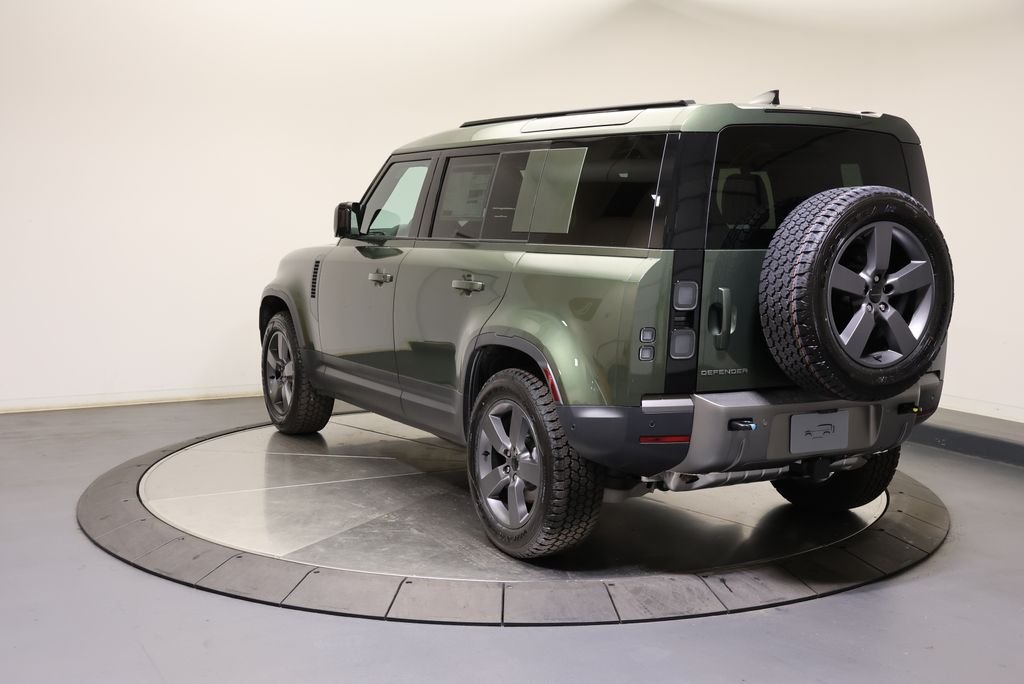 New 2026 Woolstone Green Land Rover S image 3