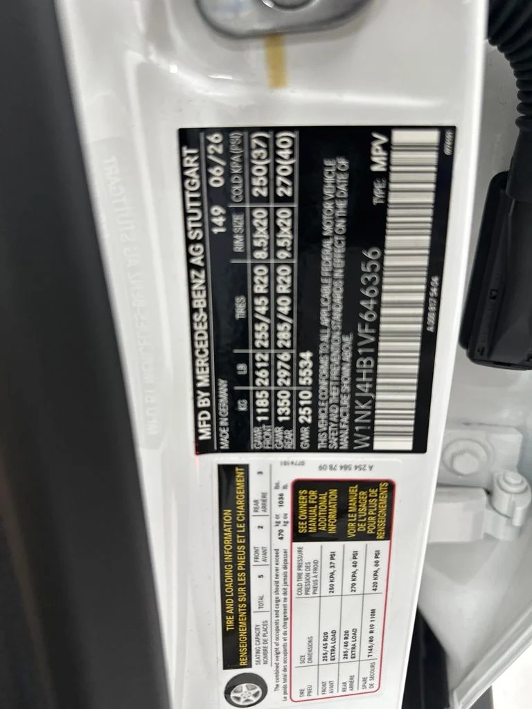 New 2027 White Mercedes-Benz GLC 300 image 29