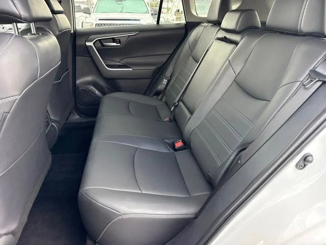 Used 2025 Beige Toyota XLE Premium image 19