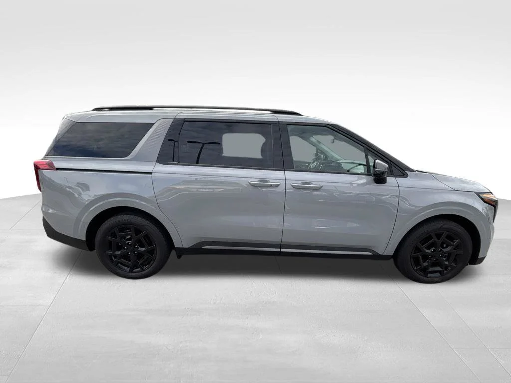 Used 2026 Silver Kia  image 6