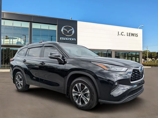 2024 Toyota Highlander Hybrid XLE