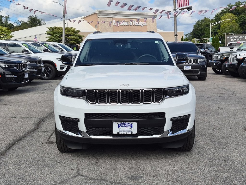Used 2023 White Jeep Limited image 2