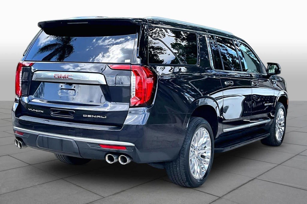Used 2023 Silver GMC Denali image 13