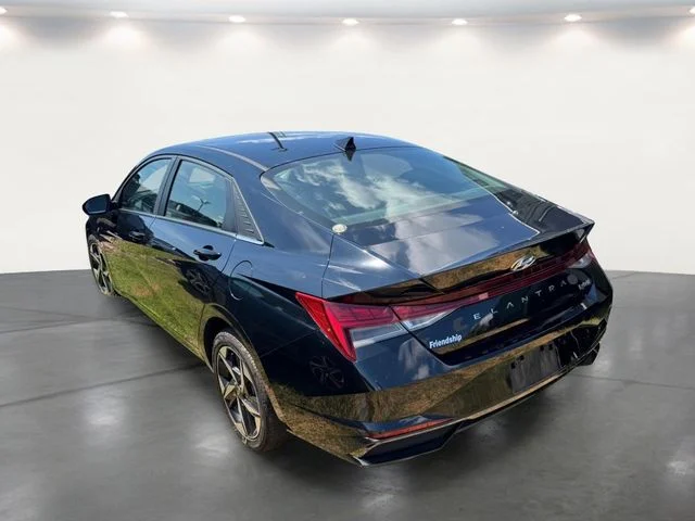 Used 2023 Black Hyundai Limited image 17