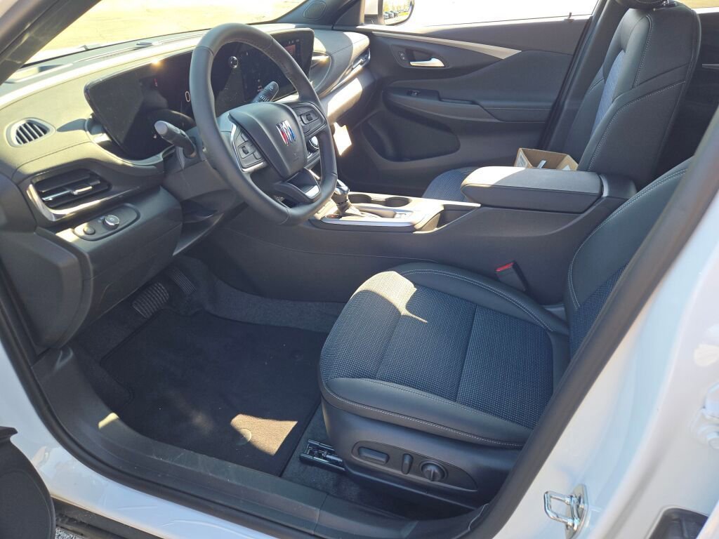 New 2026 Summit White Buick Preferred image 23
