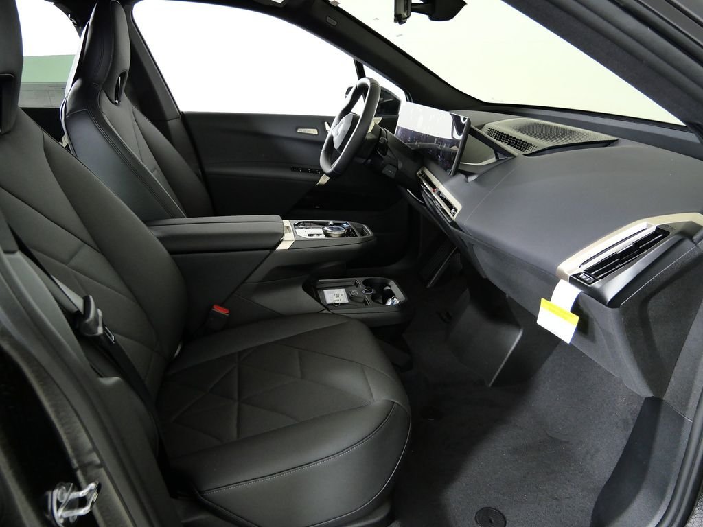 2026 BMW iX 60 - Photo 21