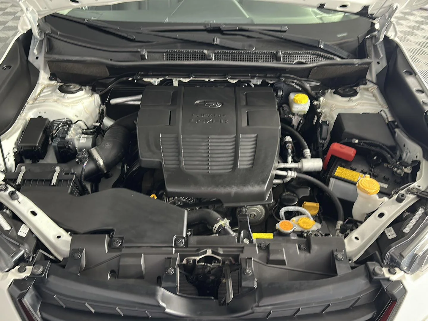 Used 2023 Crystal White Pearl Subaru Touring image 27