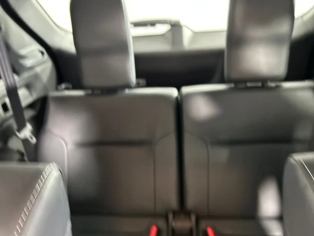 Used 2024 Silver Mitsubishi SE image 18