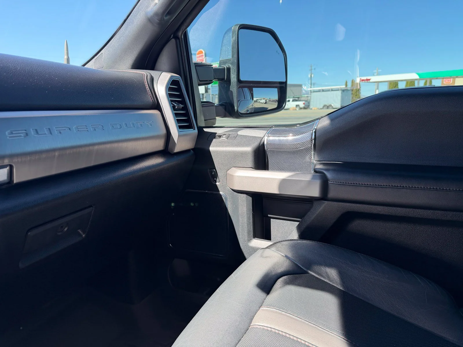 Used 2020 Silver Ford Platinum image 25