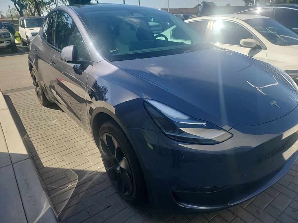 Used 2023  Tesla Long Range image 3