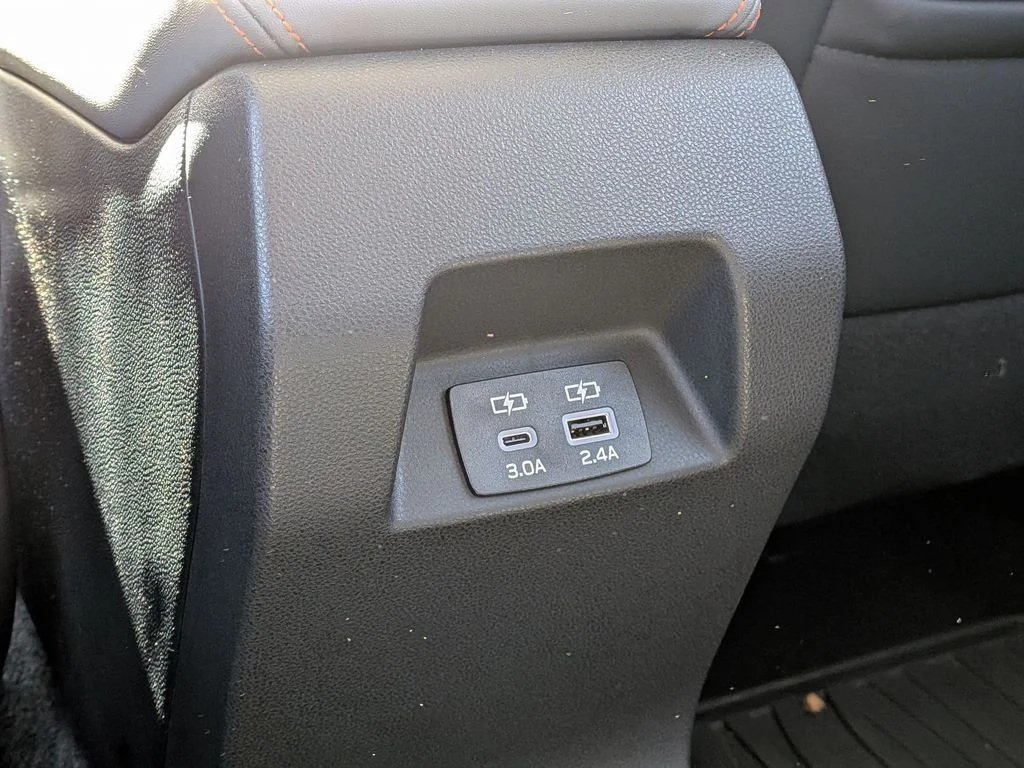 Used 2025 Ice Silver Metallic Subaru Limited image 18