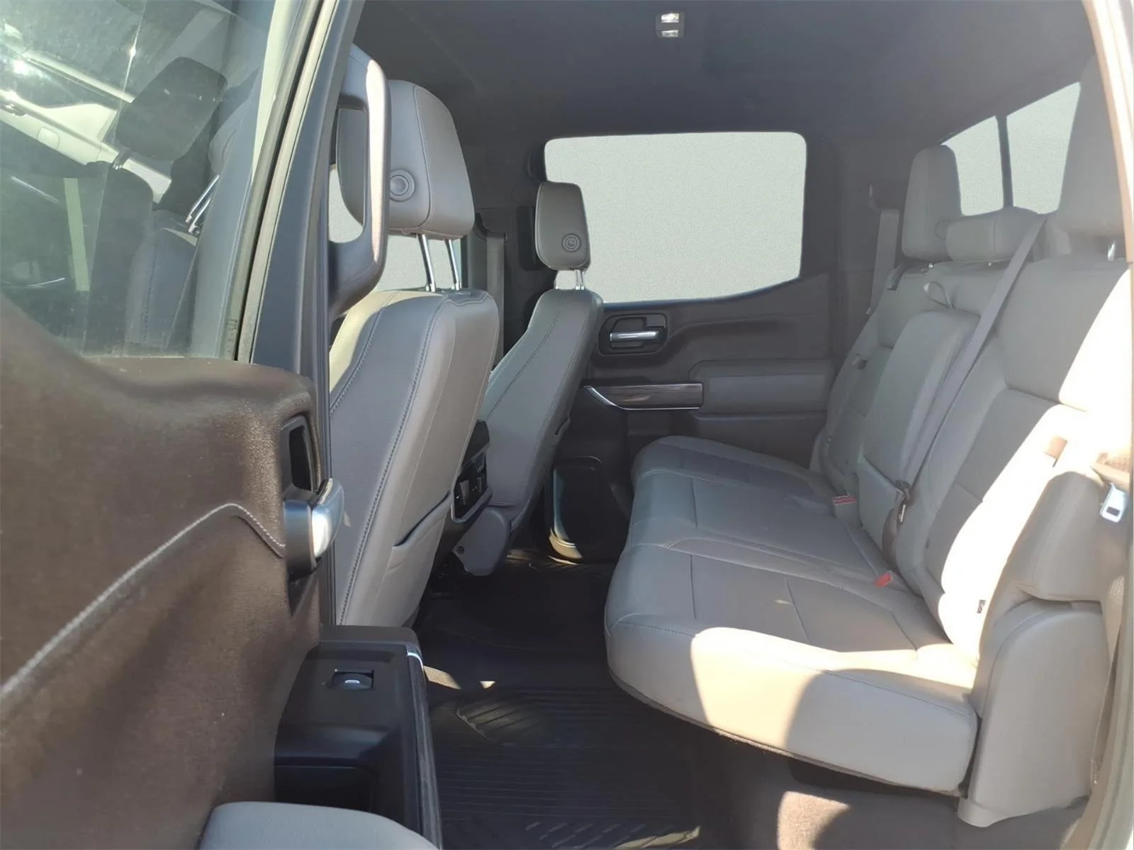 Used 2021 SUMMIT WHITE Chevrolet LTZ image 11
