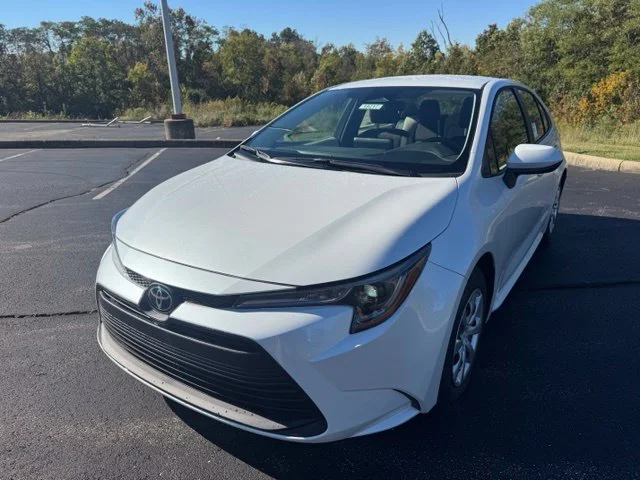 New 2027 Wind Chill Pearl Toyota LE image 7