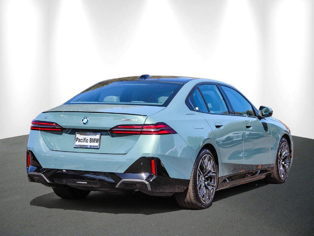 Used 2027 Cape York Green Metallic BMW xDrive40 image 6