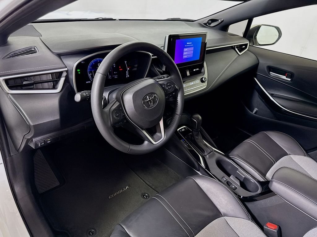 Used 2024 Ice Cap Toyota XSE image 10