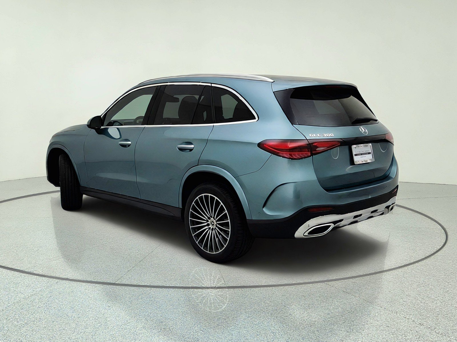 New 2026 Verde Silver Metallic Mercedes-Benz GLC 300 SUV image 12