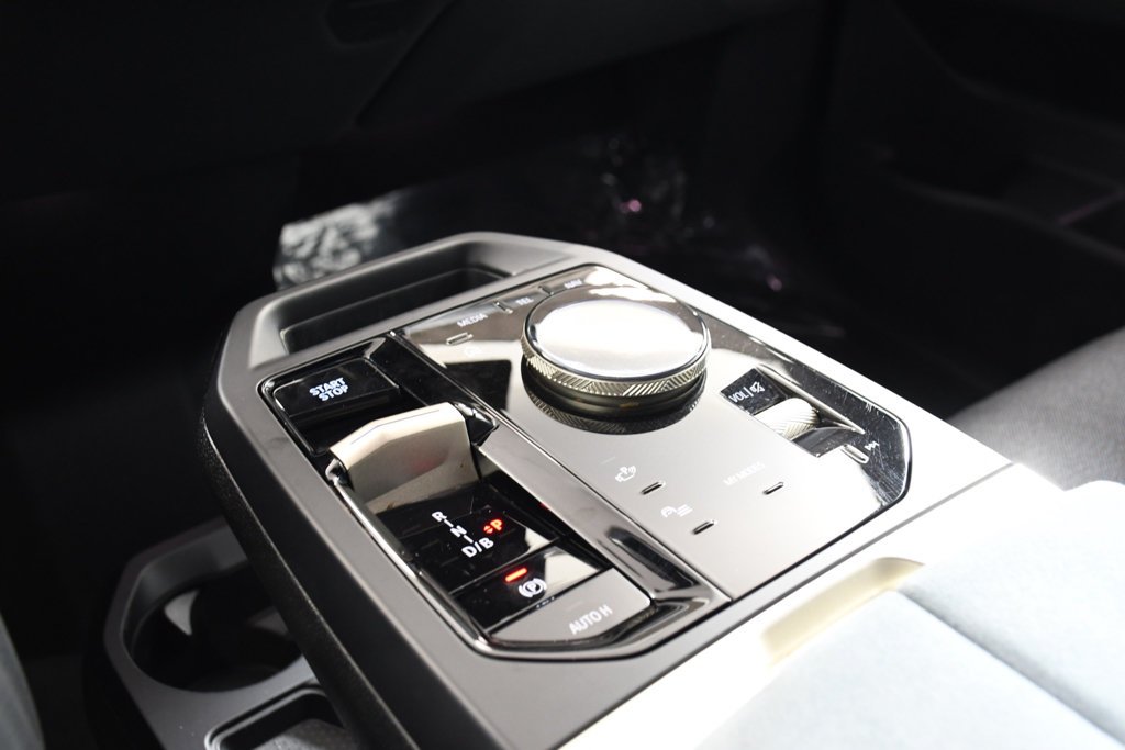 2023 BMW iX Base - Photo 30
